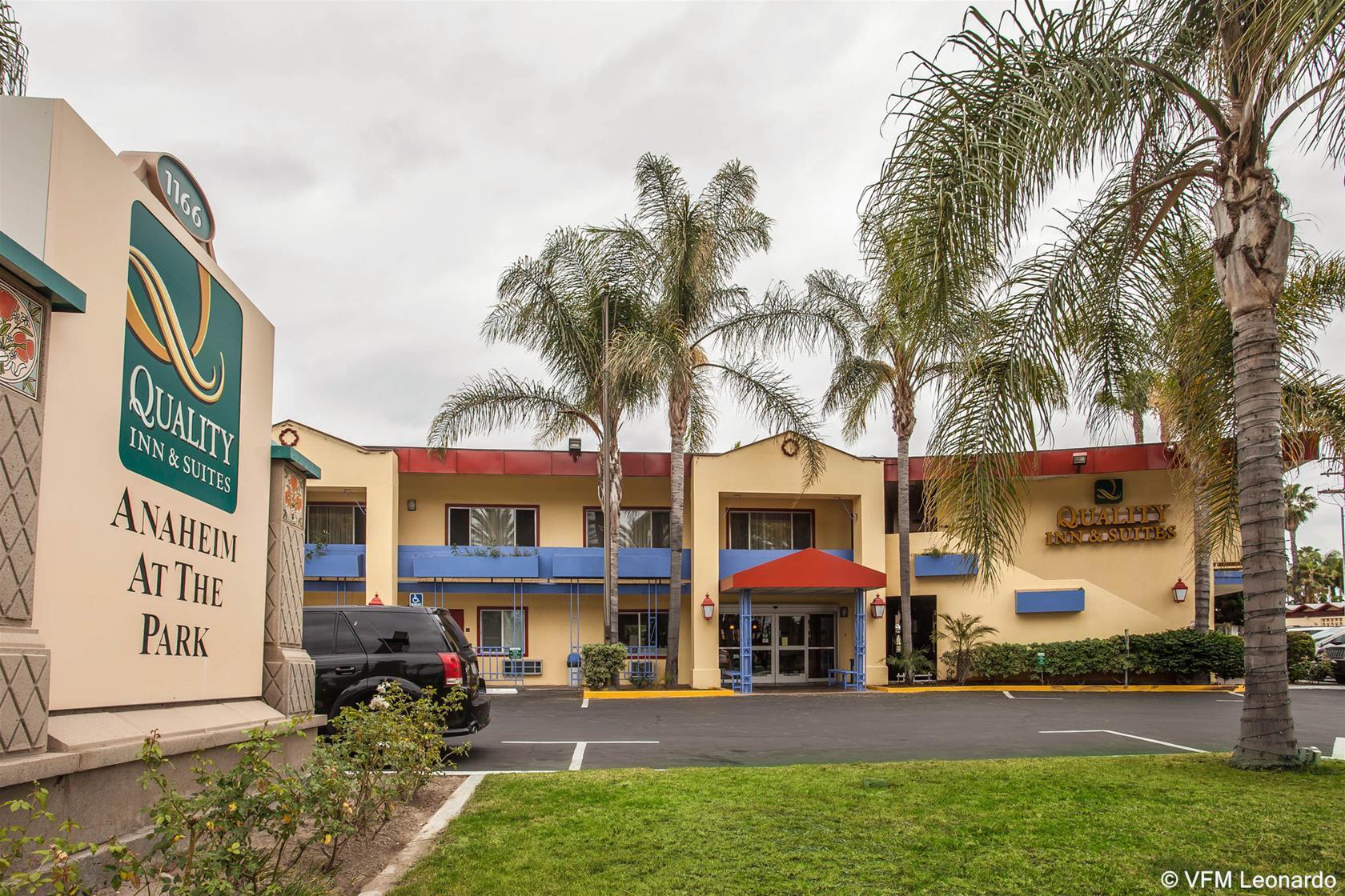 Quality Inn & Suites Anaheim At The Park Dış mekan fotoğraf