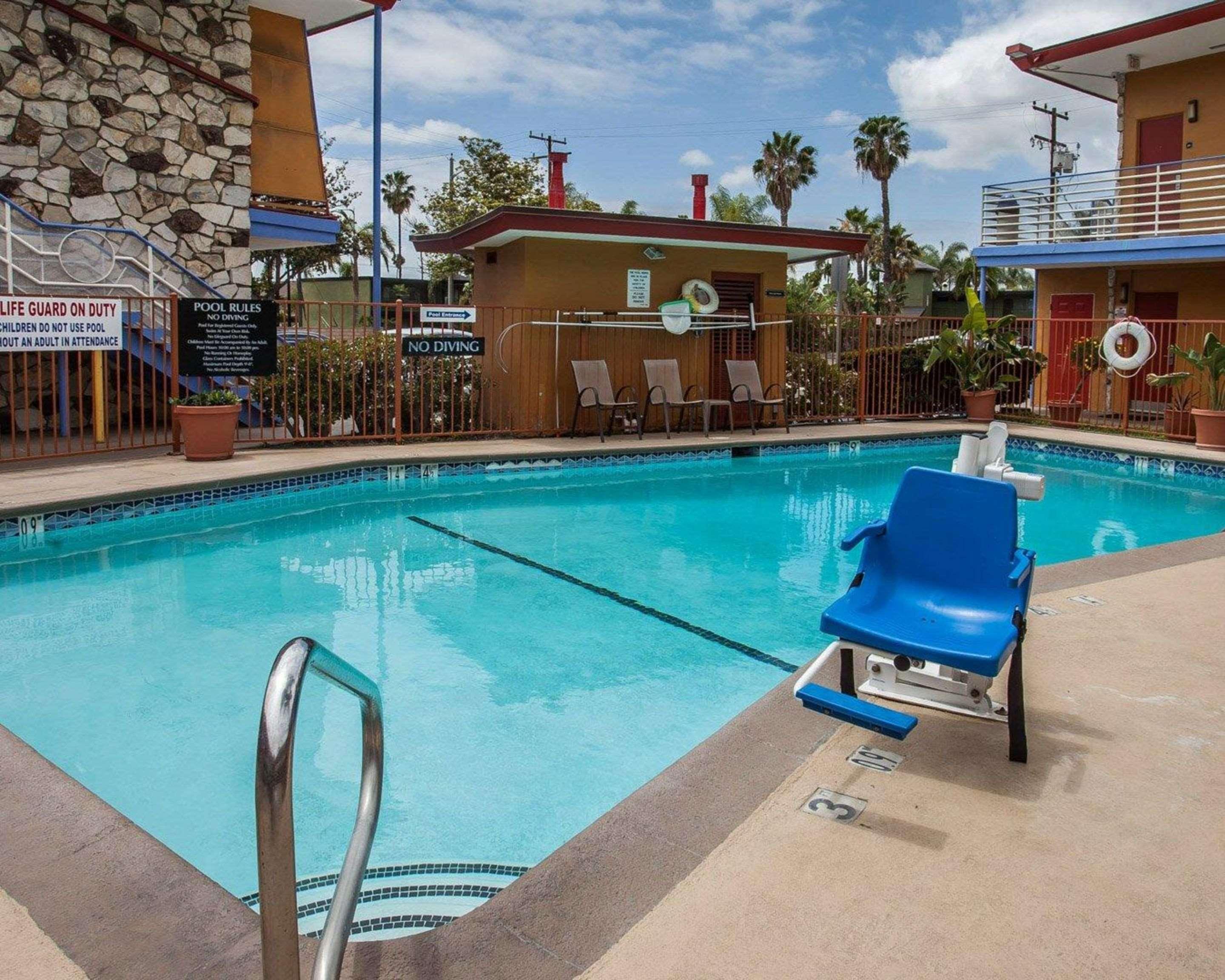 Quality Inn & Suites Anaheim At The Park Dış mekan fotoğraf