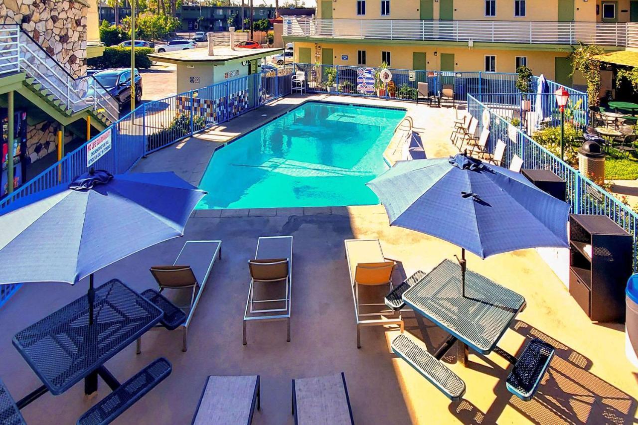 Quality Inn & Suites Anaheim At The Park Dış mekan fotoğraf