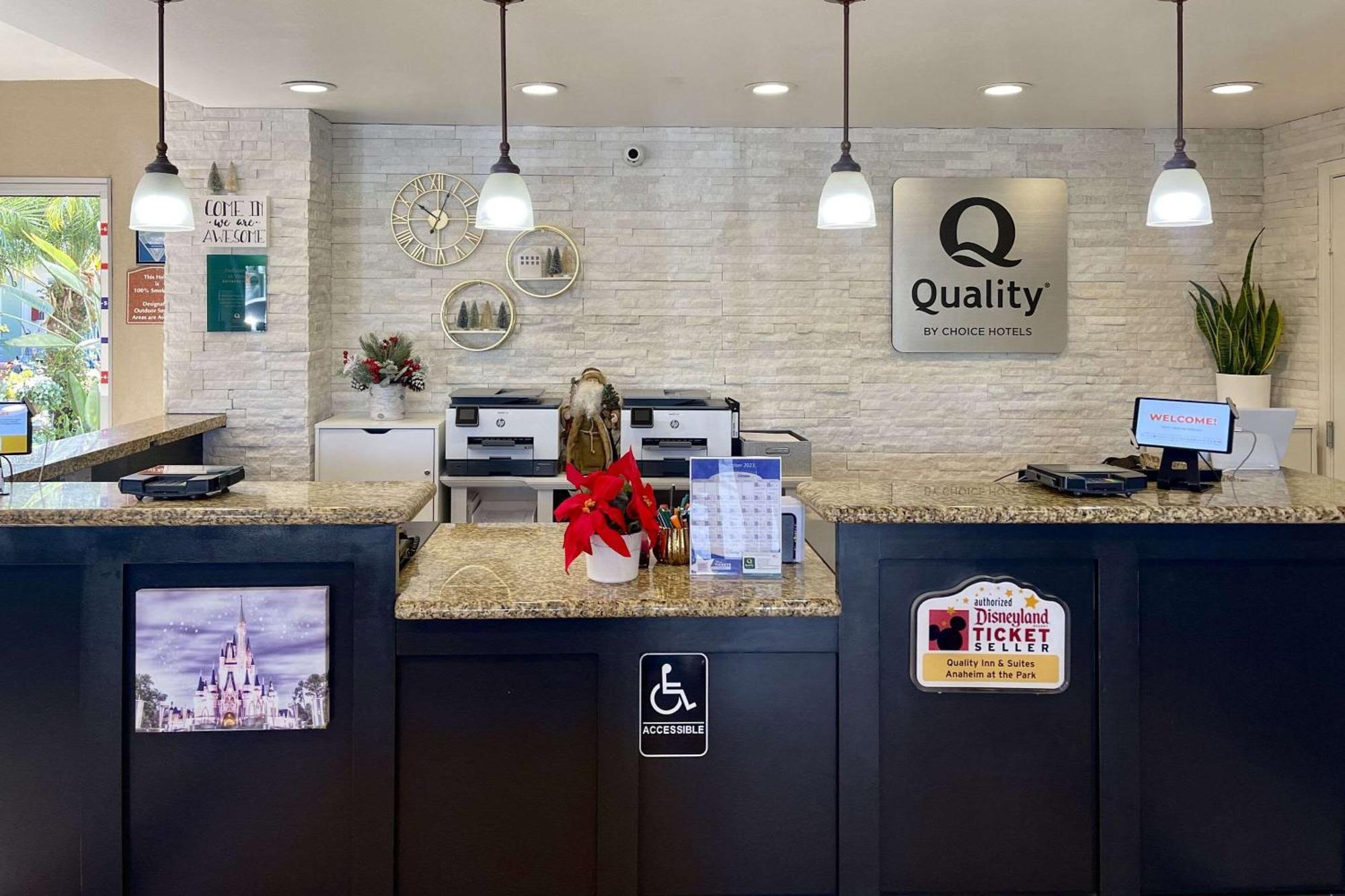 Quality Inn & Suites Anaheim At The Park Dış mekan fotoğraf