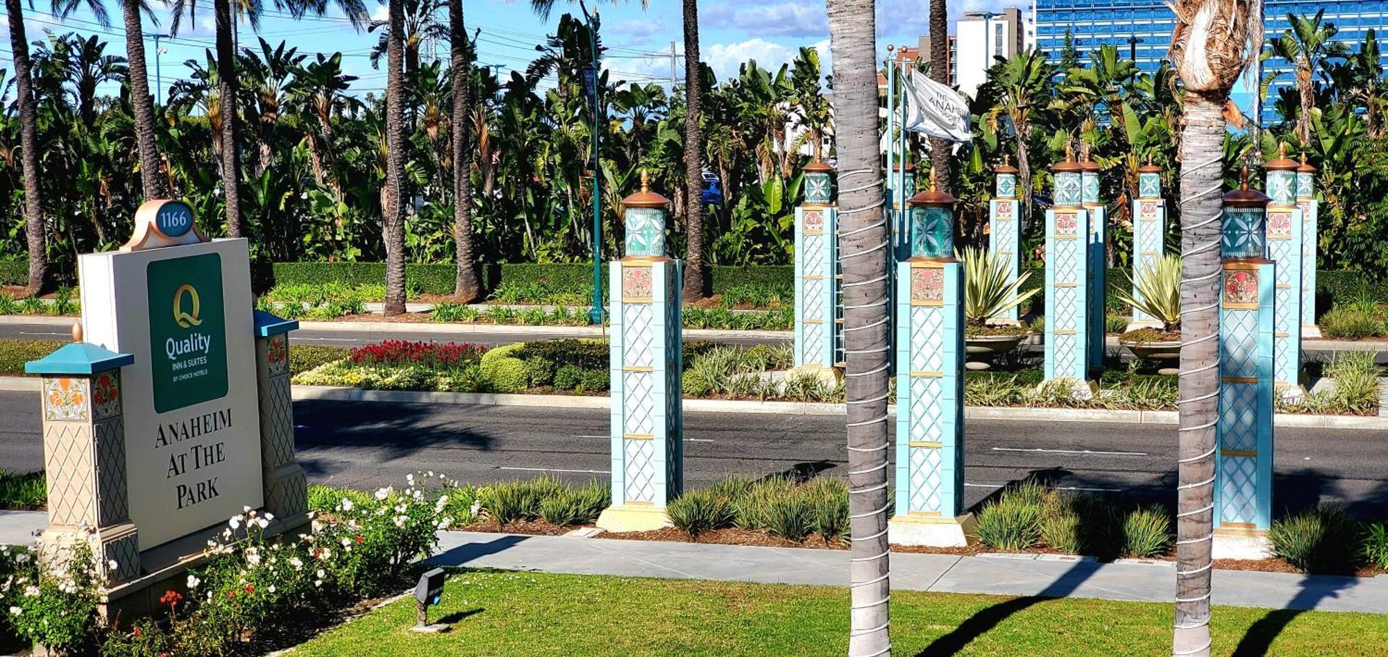 Quality Inn & Suites Anaheim At The Park Dış mekan fotoğraf