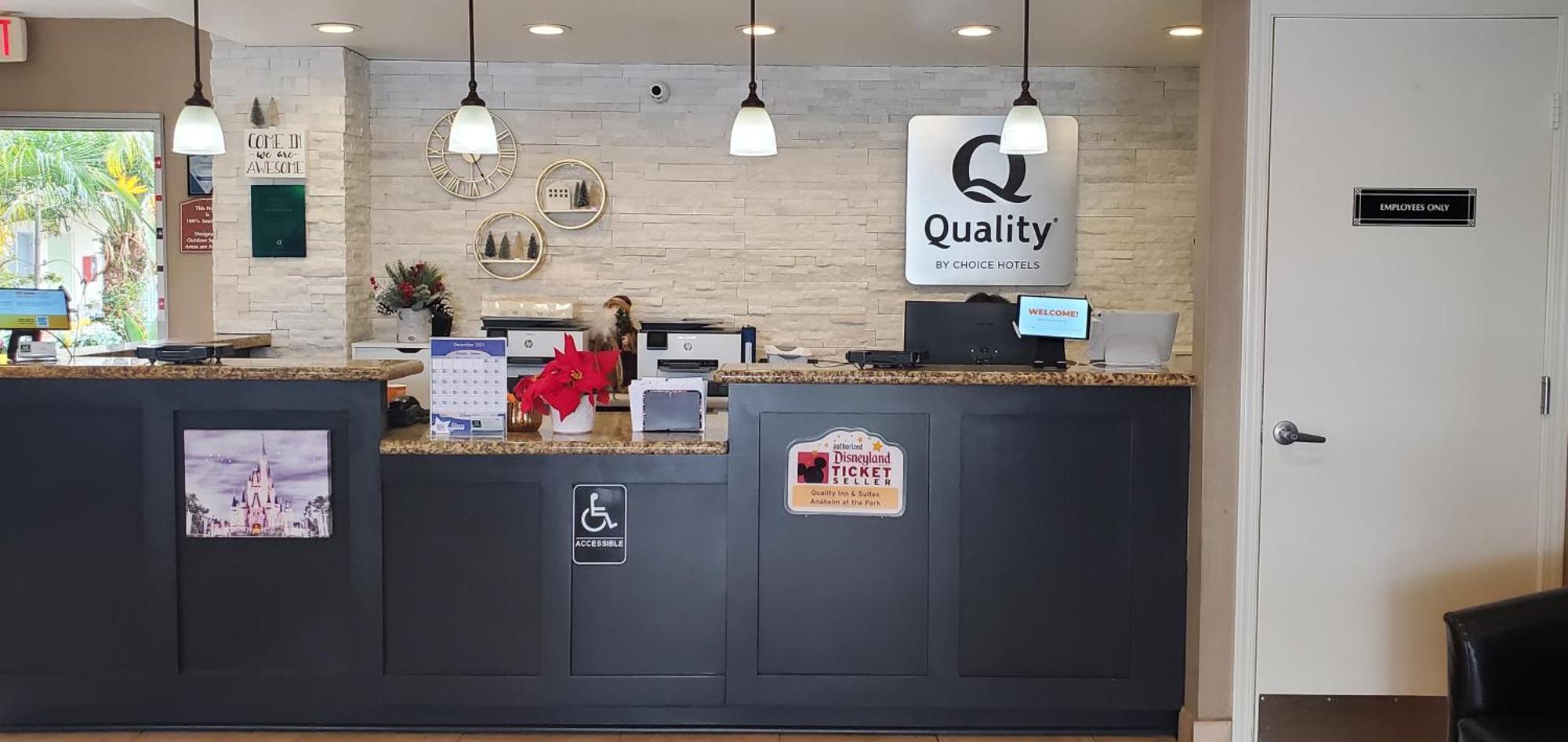 Quality Inn & Suites Anaheim At The Park Dış mekan fotoğraf